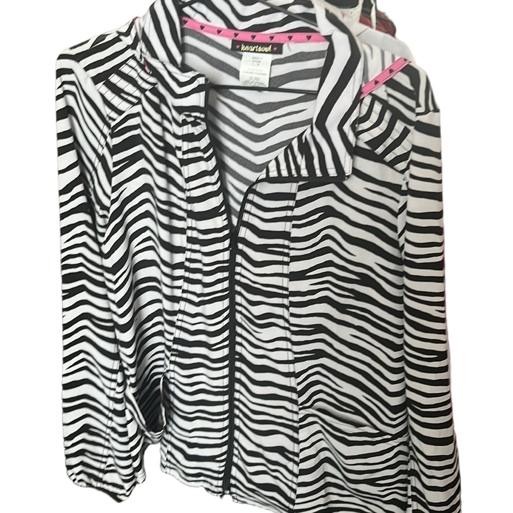 LL53 Heart soul nursing scrub jacket